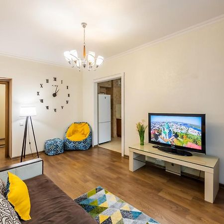 2К Квартира На Шота Руставелі, Бессарабка Kiew Exterior foto